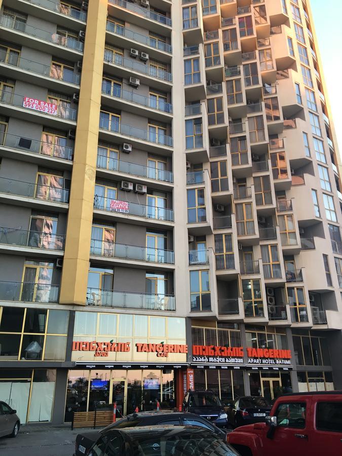 Orbi Plaza Tamara Aparthotel Batumi Bagian luar foto