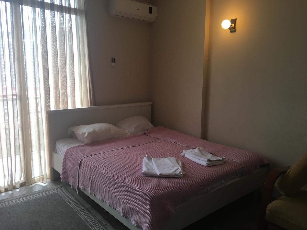 Orbi Plaza Tamara Aparthotel Batumi Bagian luar foto