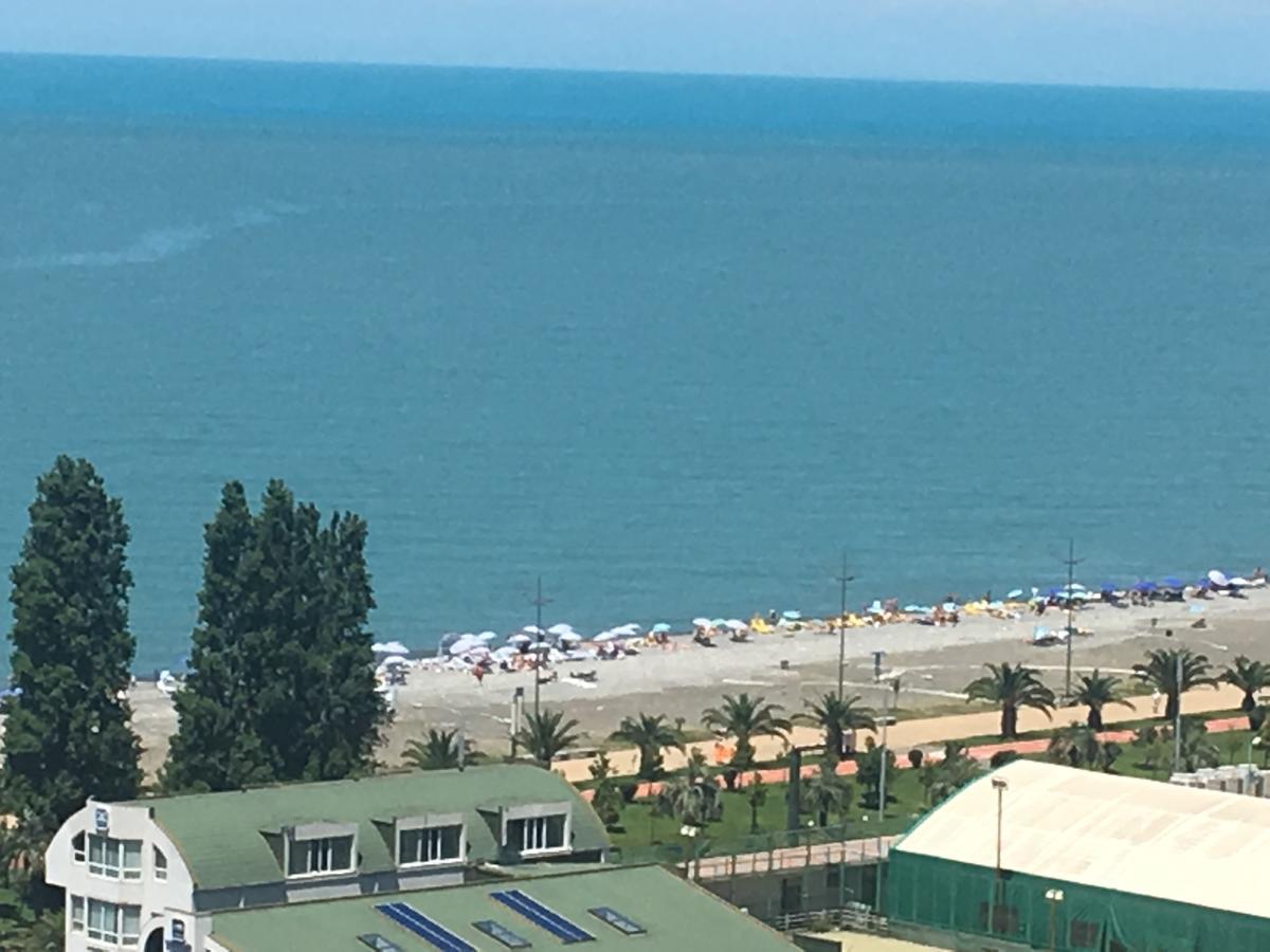 Orbi Plaza Tamara Aparthotel Batumi Bagian luar foto