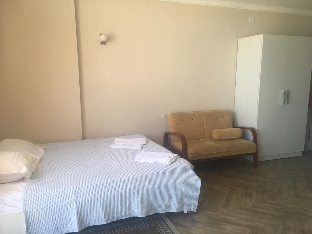 Orbi Plaza Tamara Aparthotel Batumi Bagian luar foto