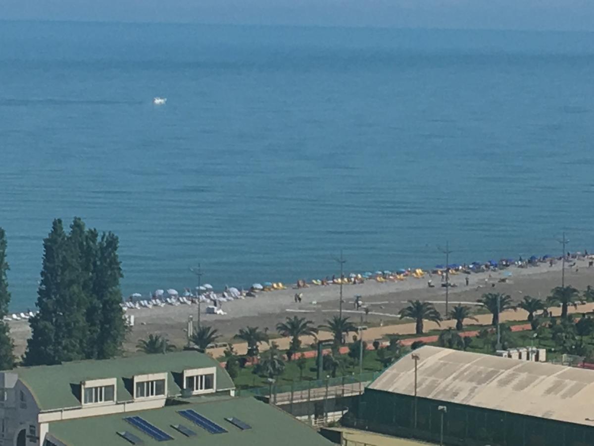 Orbi Plaza Tamara Aparthotel Batumi Bagian luar foto