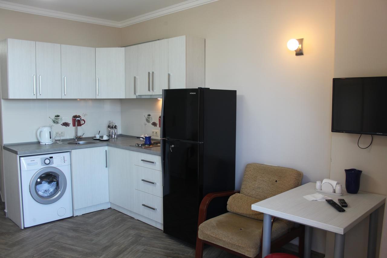 Orbi Plaza Tamara Aparthotel Batumi Bagian luar foto