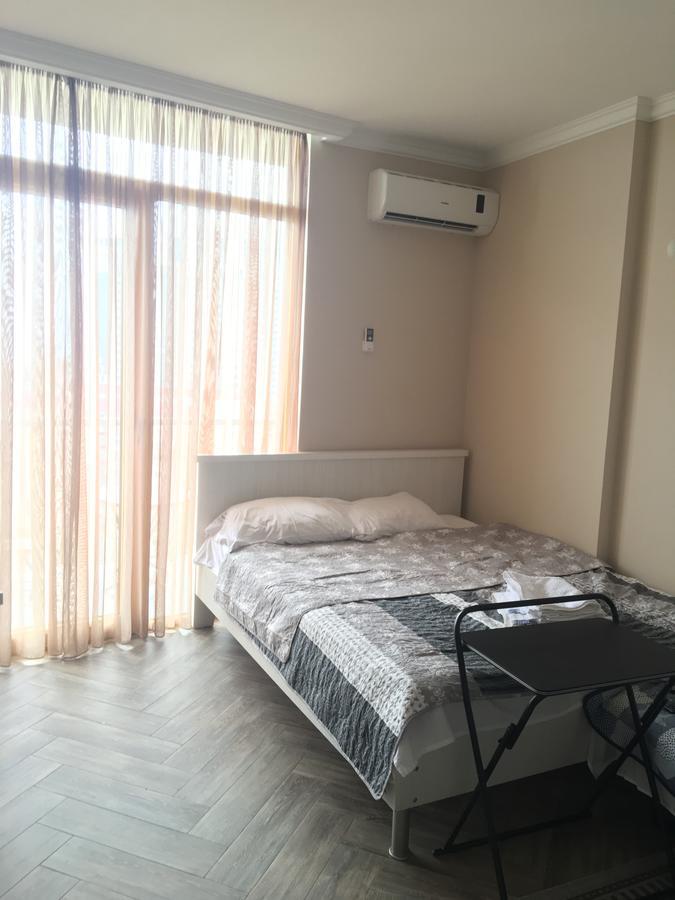 Orbi Plaza Tamara Aparthotel Batumi Bagian luar foto